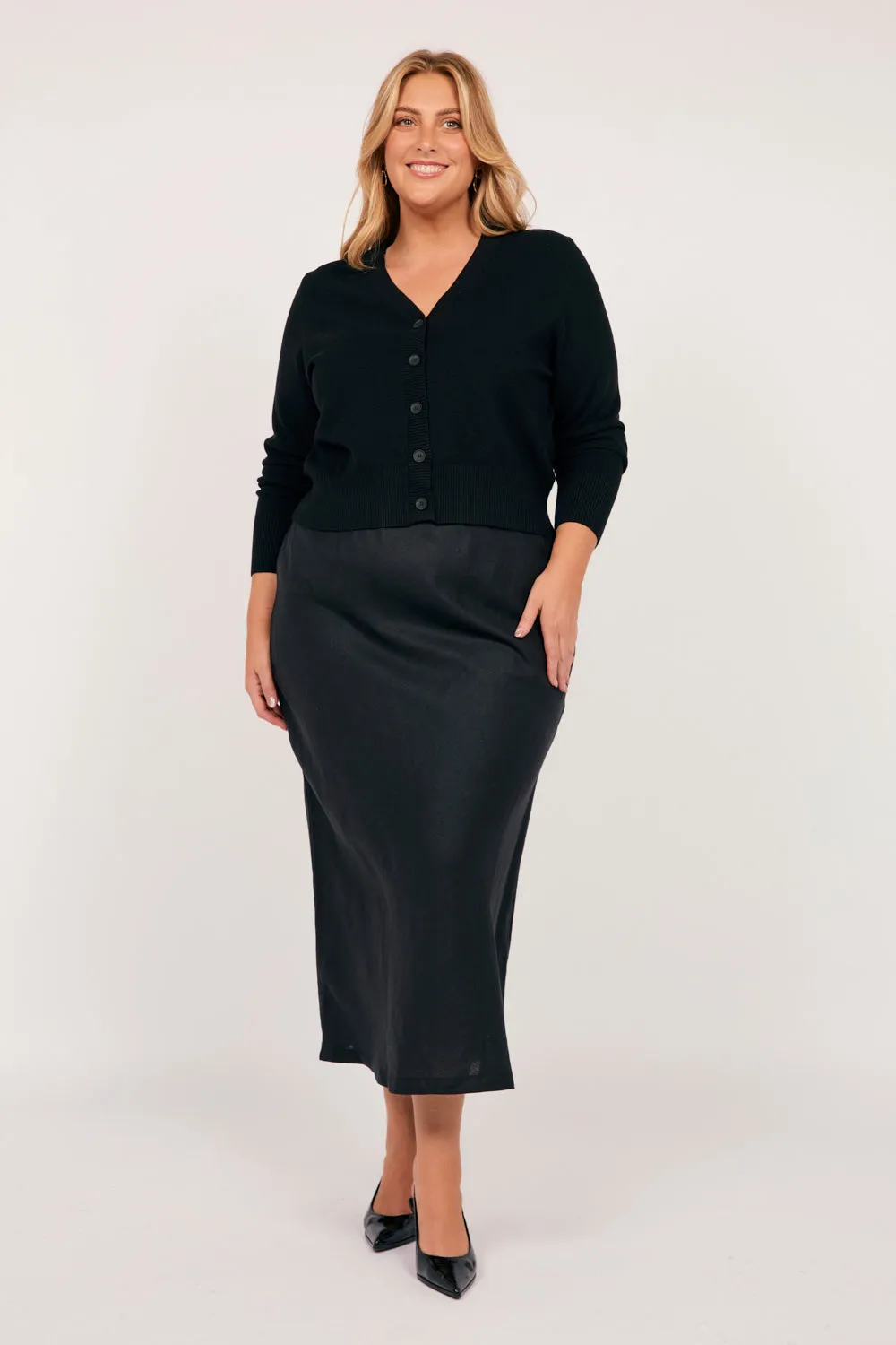 Knitted Cropped Cardigan in Black