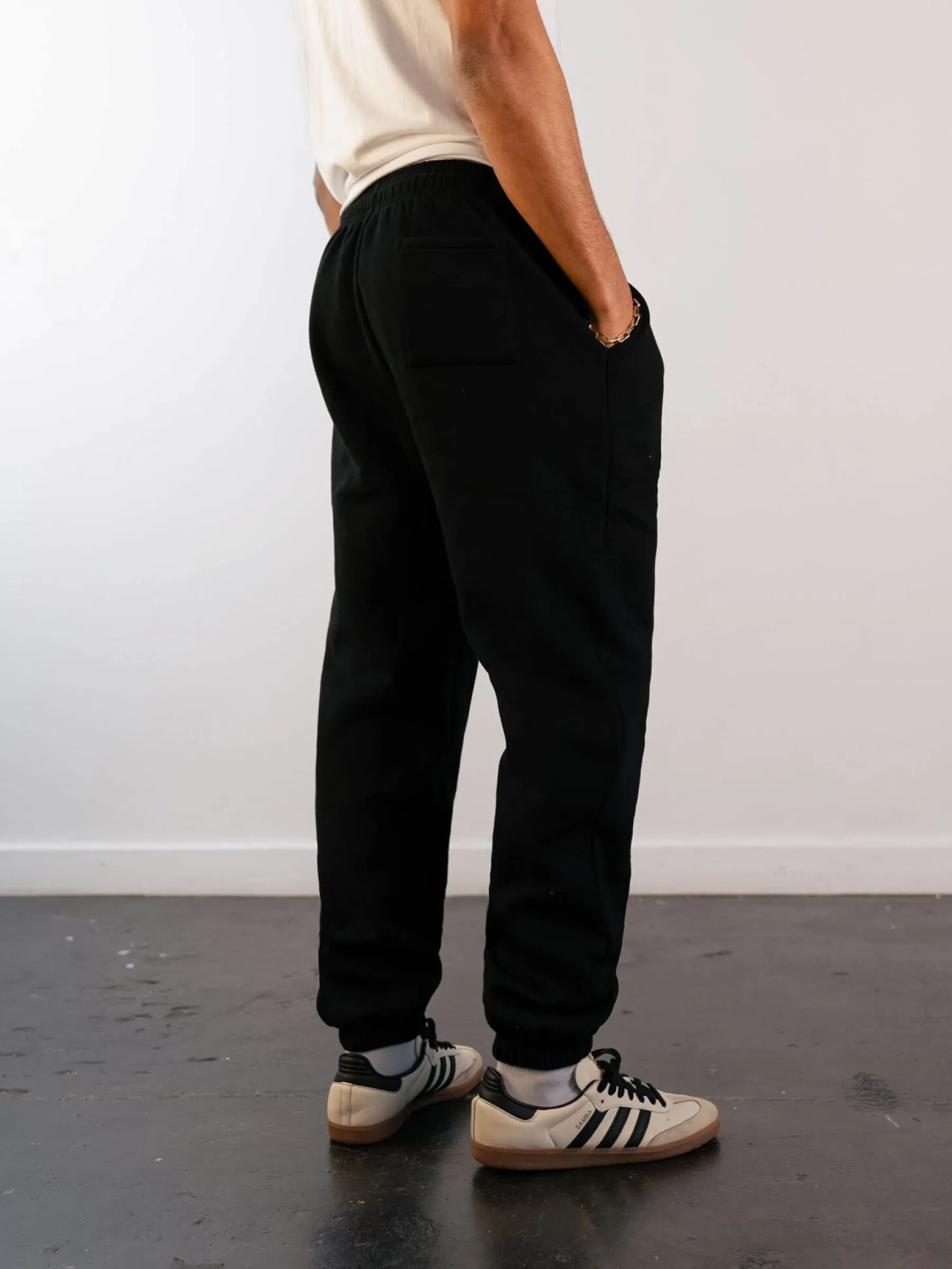 Label Relaxed Sweatpants - Black