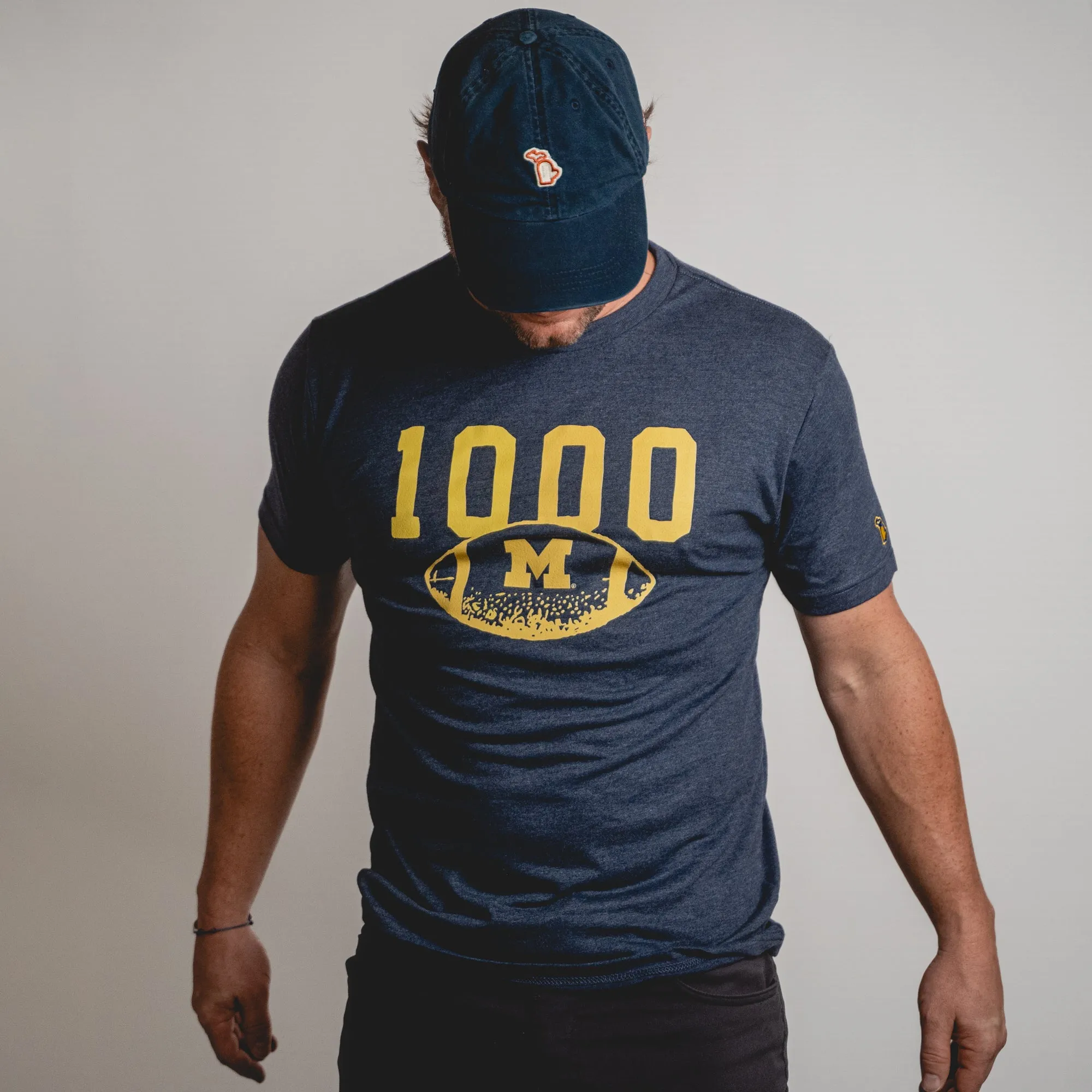 UofM - FOOTBALL 1000 WINS (UNISEX)