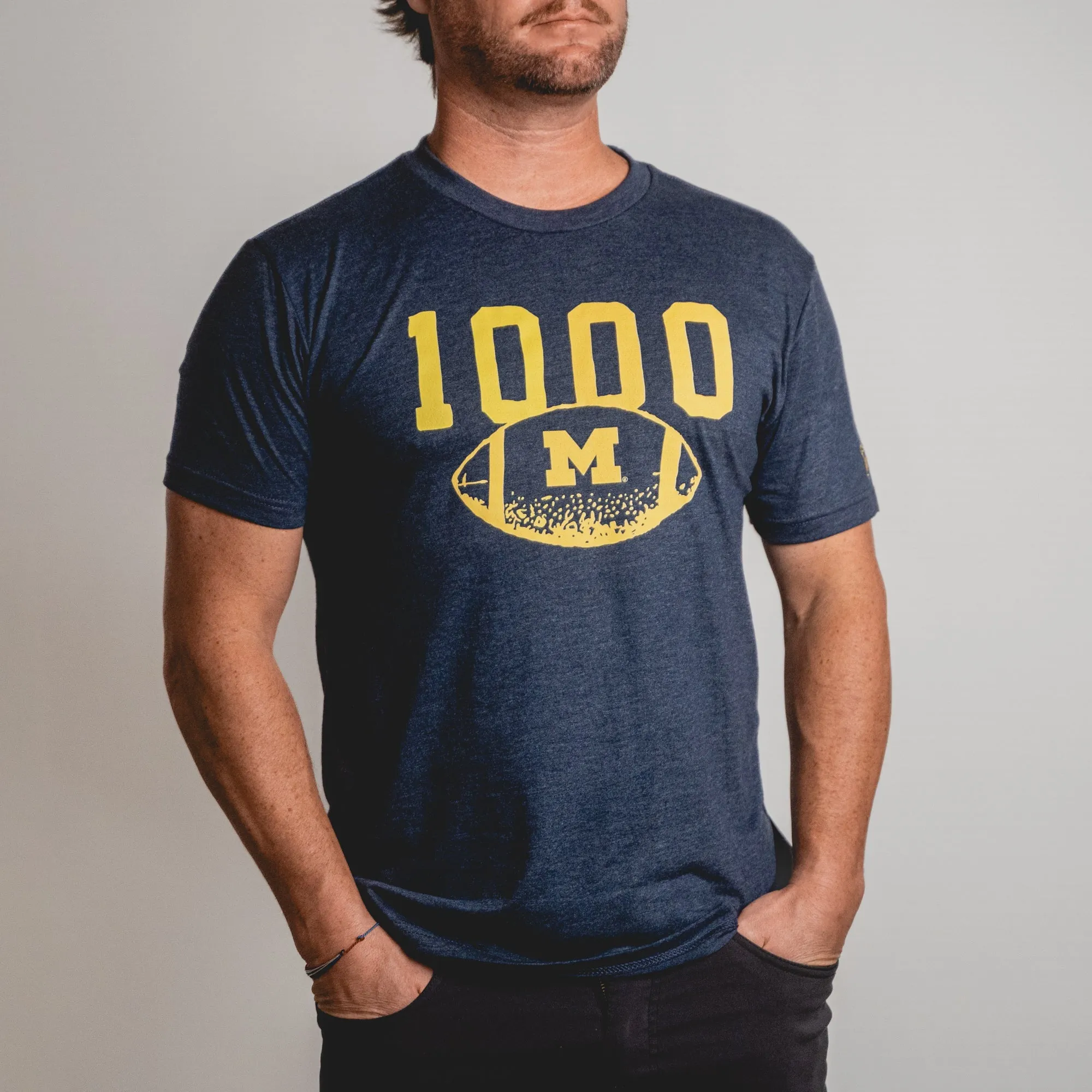 UofM - FOOTBALL 1000 WINS (UNISEX)