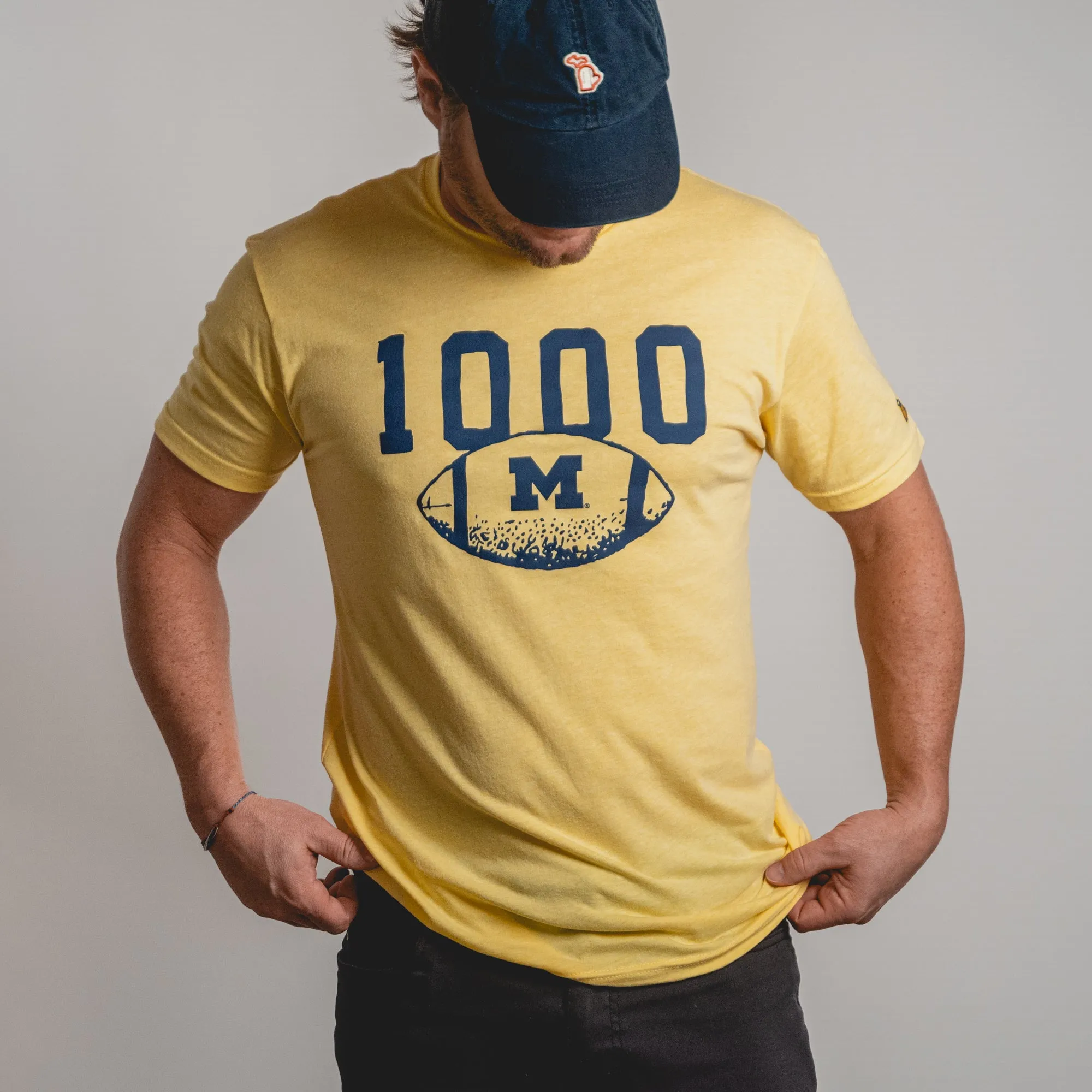 UofM - FOOTBALL 1000 WINS (UNISEX)